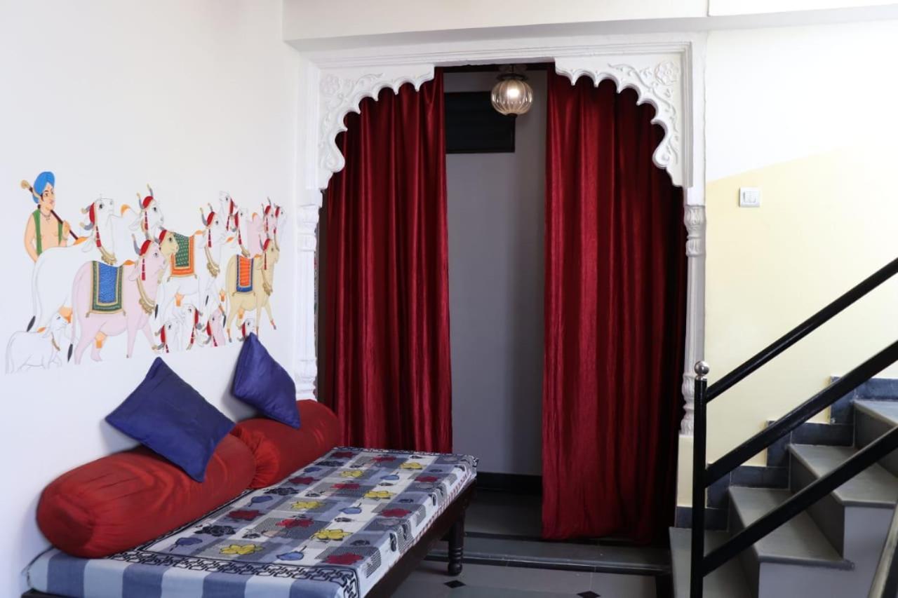Black Pepper Home Stay อุเดเปอร์ ภายนอก รูปภาพ